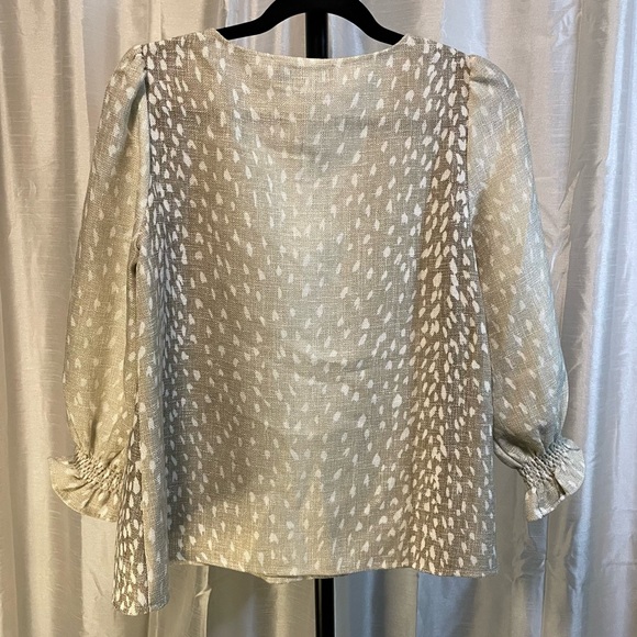 NWT Tuckernuck size Medium fawn print top with 3/4 length sleeves, Never Worn - Picture 7 of 14